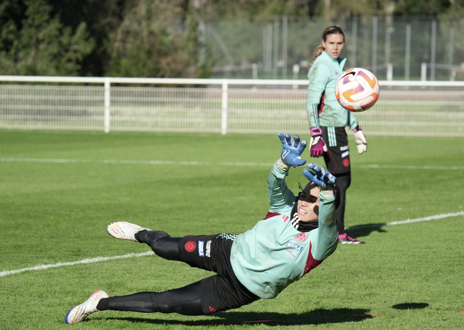 Selección Colombia Femenina de mayores, 4 de abril