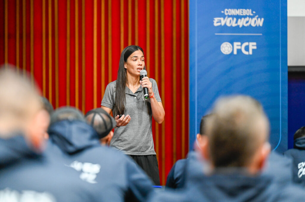 Curso FCF y CONMEBOL: Preparadores de Arqueros 2024